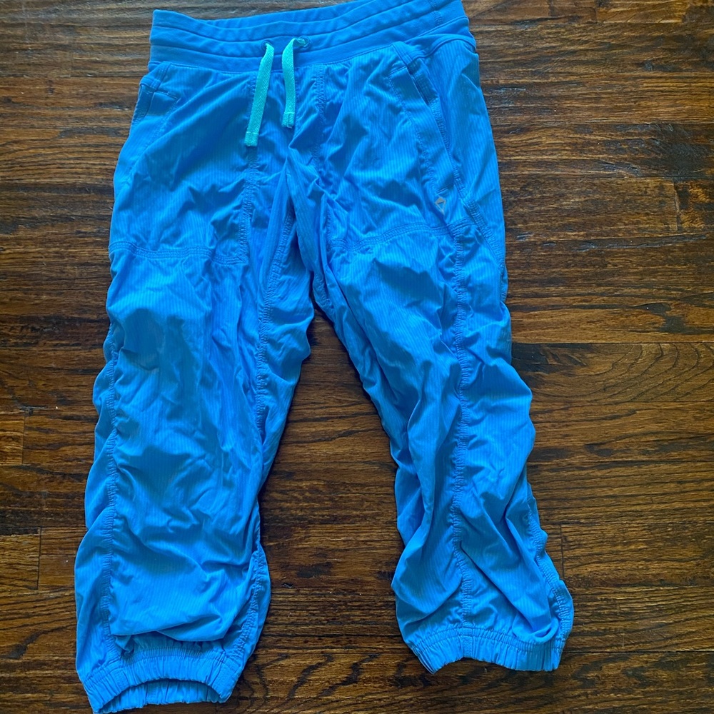 Blue cropped Ivivva pants size 14